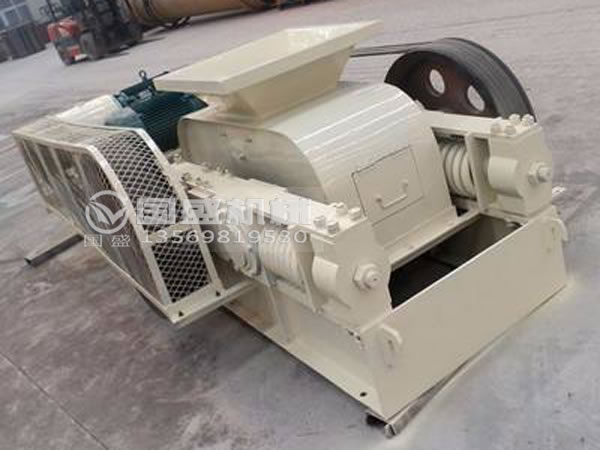 對輥破碎機運行現場(chǎng) 對輥破碎機運行現場(chǎng)