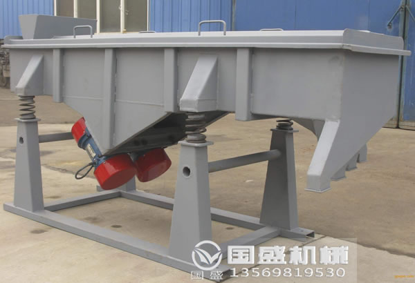 直線(xiàn)振動(dòng)篩選機 直線(xiàn)振動(dòng)篩選機